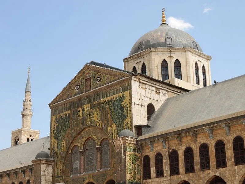 عمارة باحة الجامع الأموي في دمشق